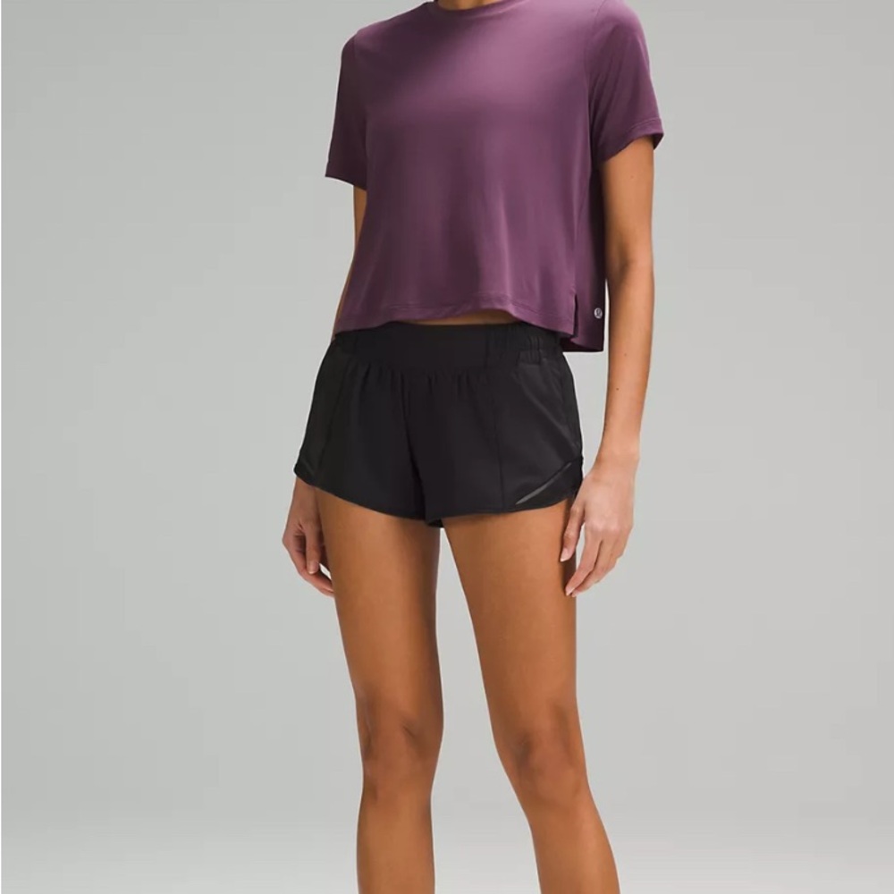 Lululemon Hotty Hot Low-Rises Lined 2.5” shorts - black (size 4)